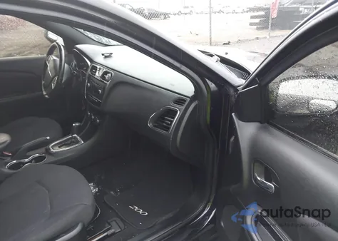 2013 Chrysler 200 Touring из США, поврежденный, VIN 1C3CCBBGXDN659971